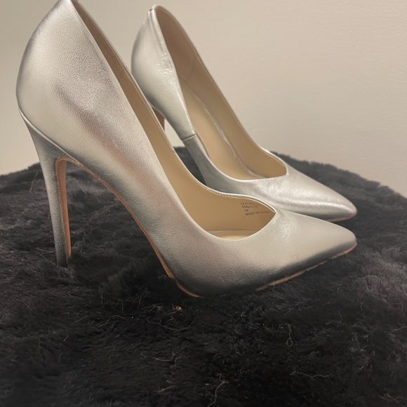 Marciano silver leather stilettos - Picture 2 of 4